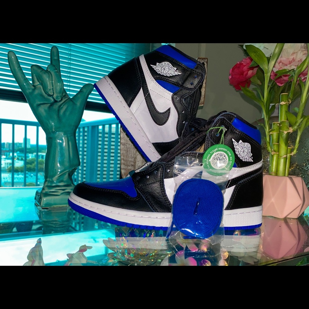 Air Jordan 1 Retro High OG “Royal Toe” w/receipts